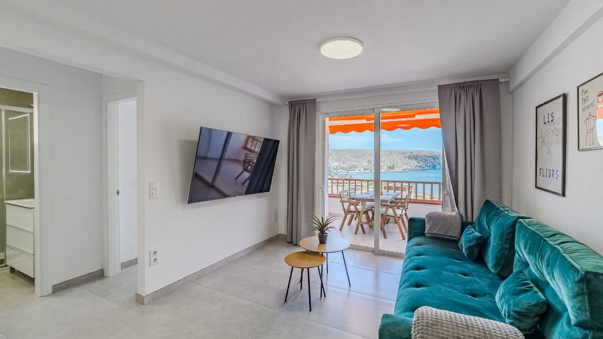 Ocean View 2Bedroom Apartment In Los Cristianos, Heated Pool, 3 Minutes To Beach Los Cristianos  Los Cristianos (Tenerife)