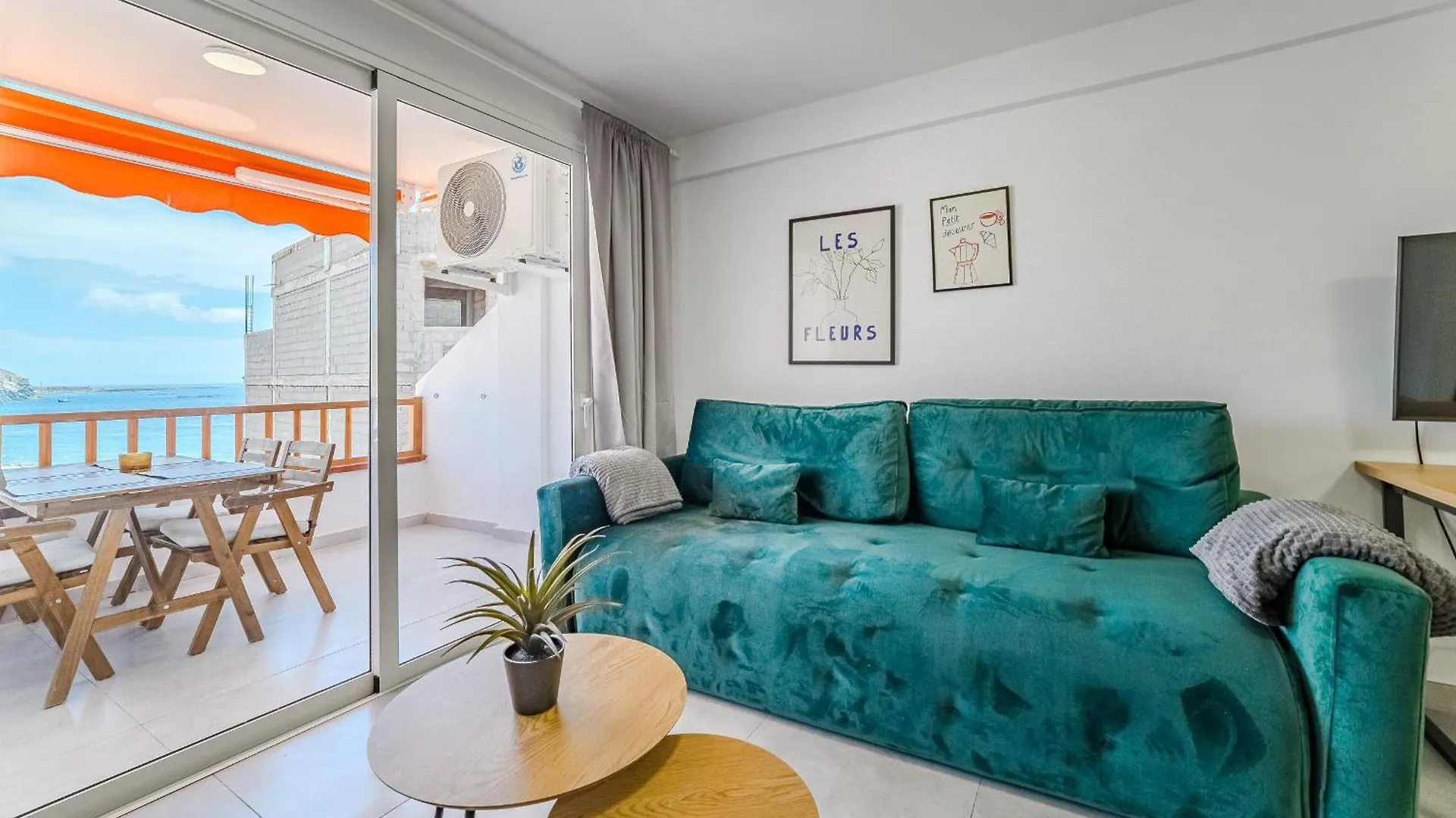 Ocean View 2Bedroom Apartment In Los Cristianos, Heated Pool, 3 Minutes To Beach Spain