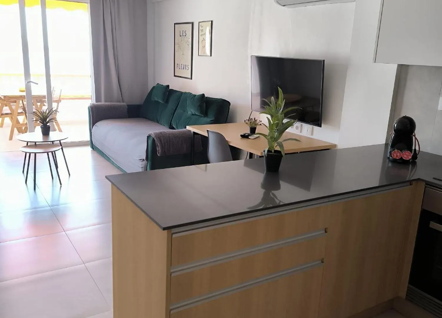 Ocean View 2Bedroom Apartment In Los Cristianos, Heated Pool, 3 Minutes To Beach Los Cristianos