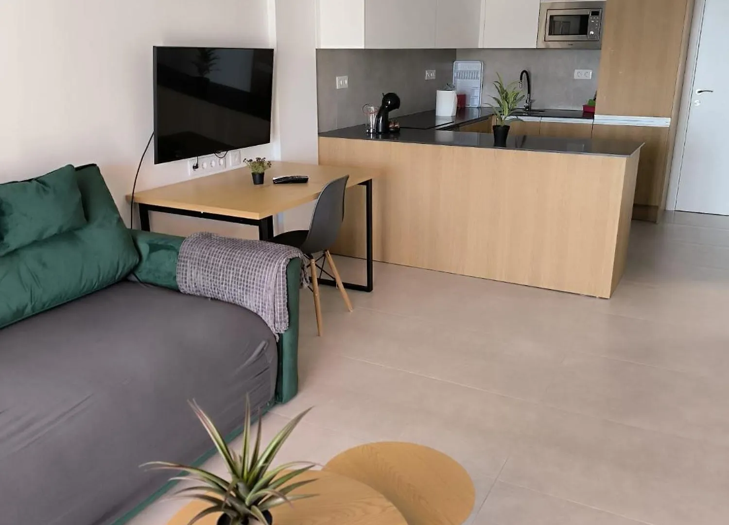 Ocean View 2Bedroom Apartment In Los Cristianos, Heated Pool, 3 Minutes To Beach Los Cristianos