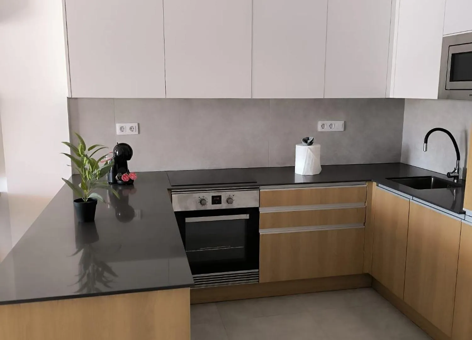 Ocean View 2Bedroom Apartment In Los Cristianos, Heated Pool, 3 Minutes To Beach Los Cristianos