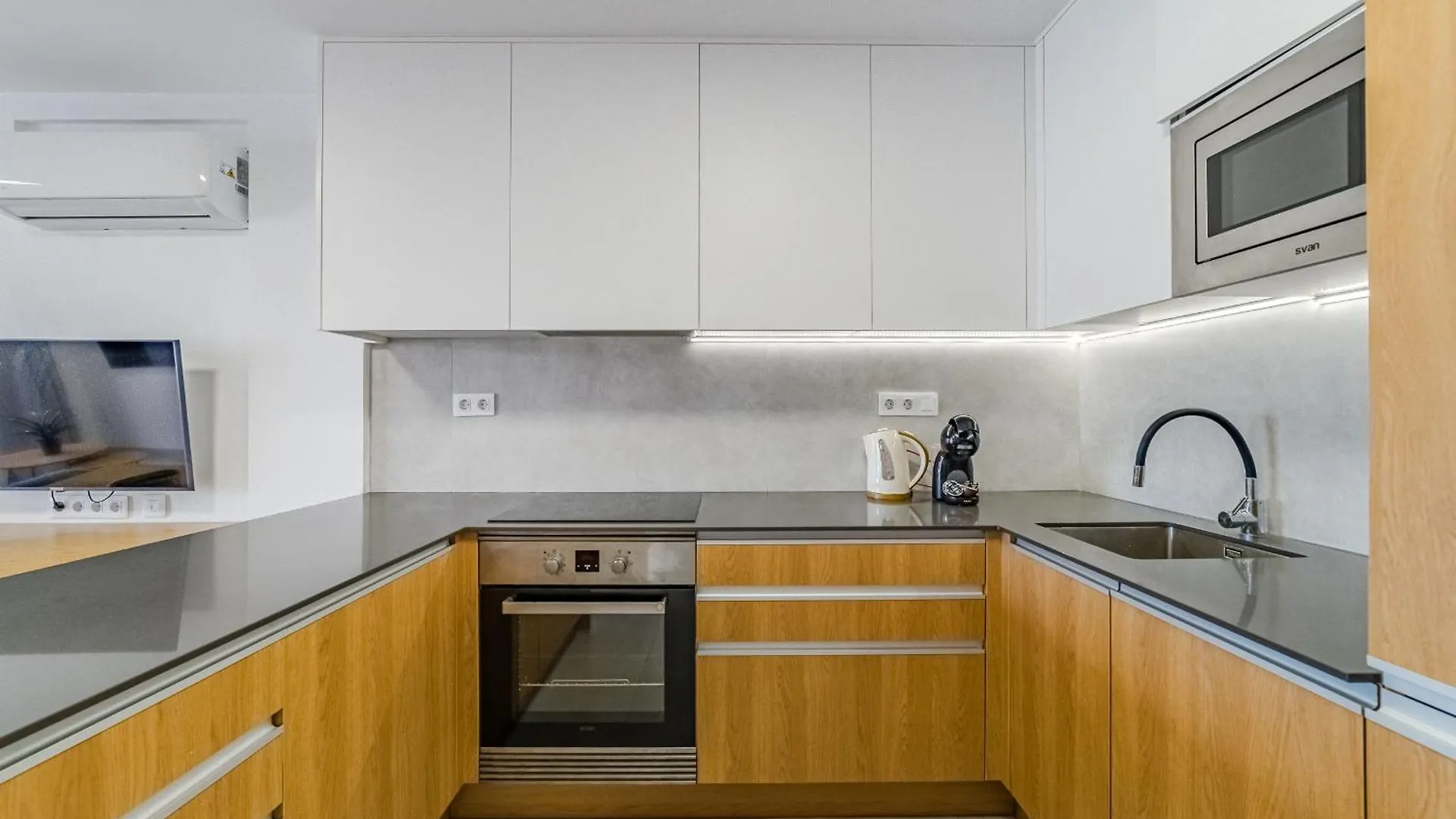 Ocean View 2Bedroom Apartment In Los Cristianos, Heated Pool, 3 Minutes To Beach Los Cristianos