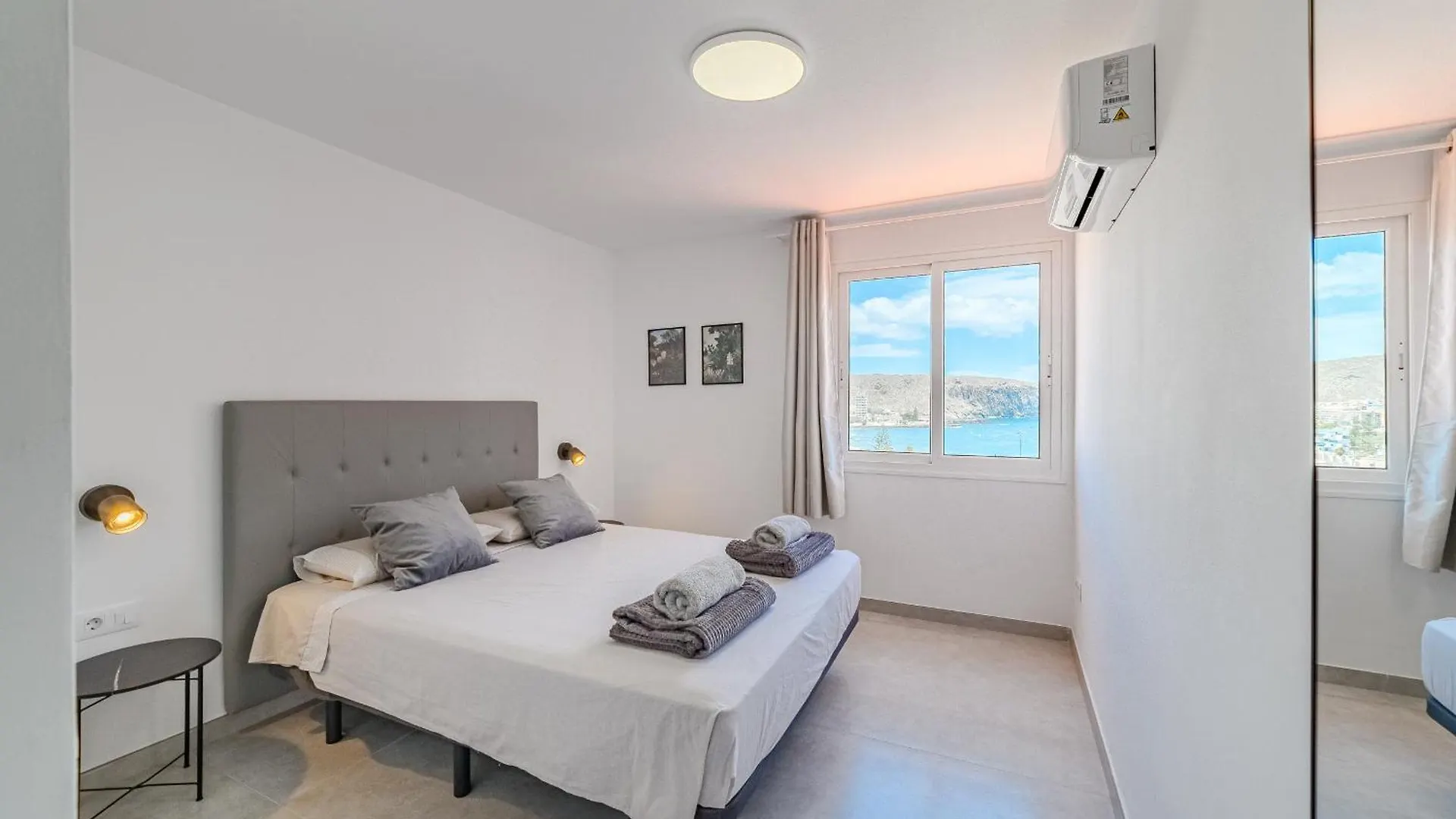 Ocean View 2Bedroom Apartment In Los Cristianos, Heated Pool, 3 Minutes To Beach Los Cristianos